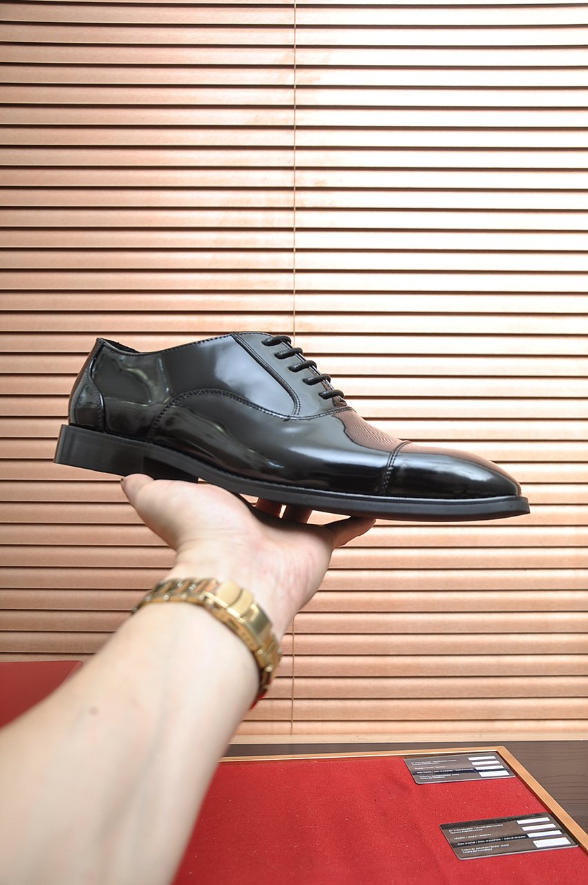Ferragamo Black Cap-Toe Oxford Shoes